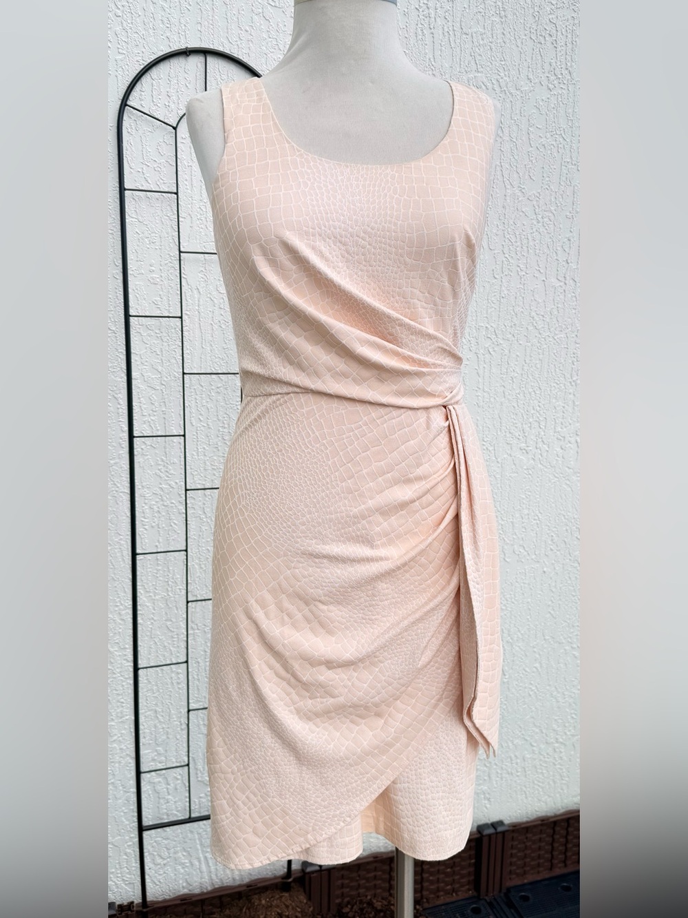 Catherine Malandrino Soft Blush Textured Midi Dress 4 Faux Wrap